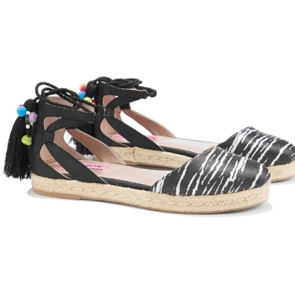 𝅺Betsey Johnson Pom Pom Ankle Strap Sandal Hazyl Model - Picture 1 of 4
